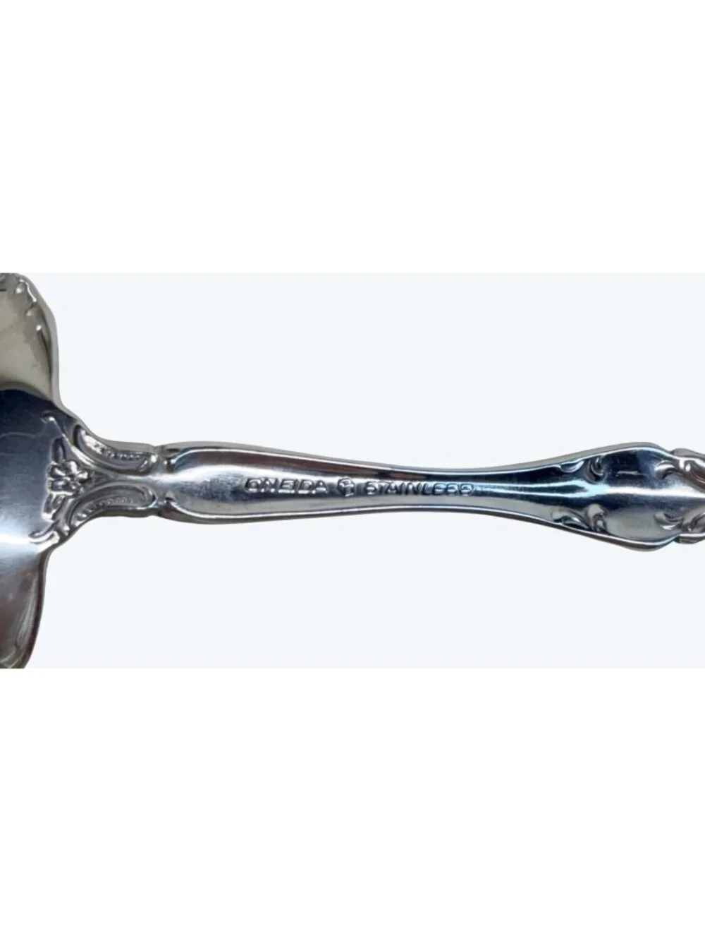 Oneida Michelangelo Stainless Steel Serving Casserole Ladle Master Butter Knife